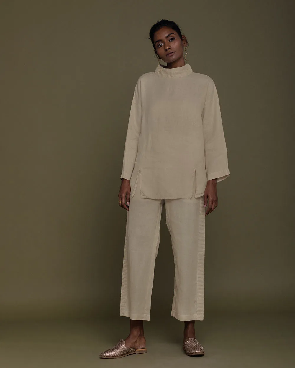 Monday Playlist Top - Sand Beige