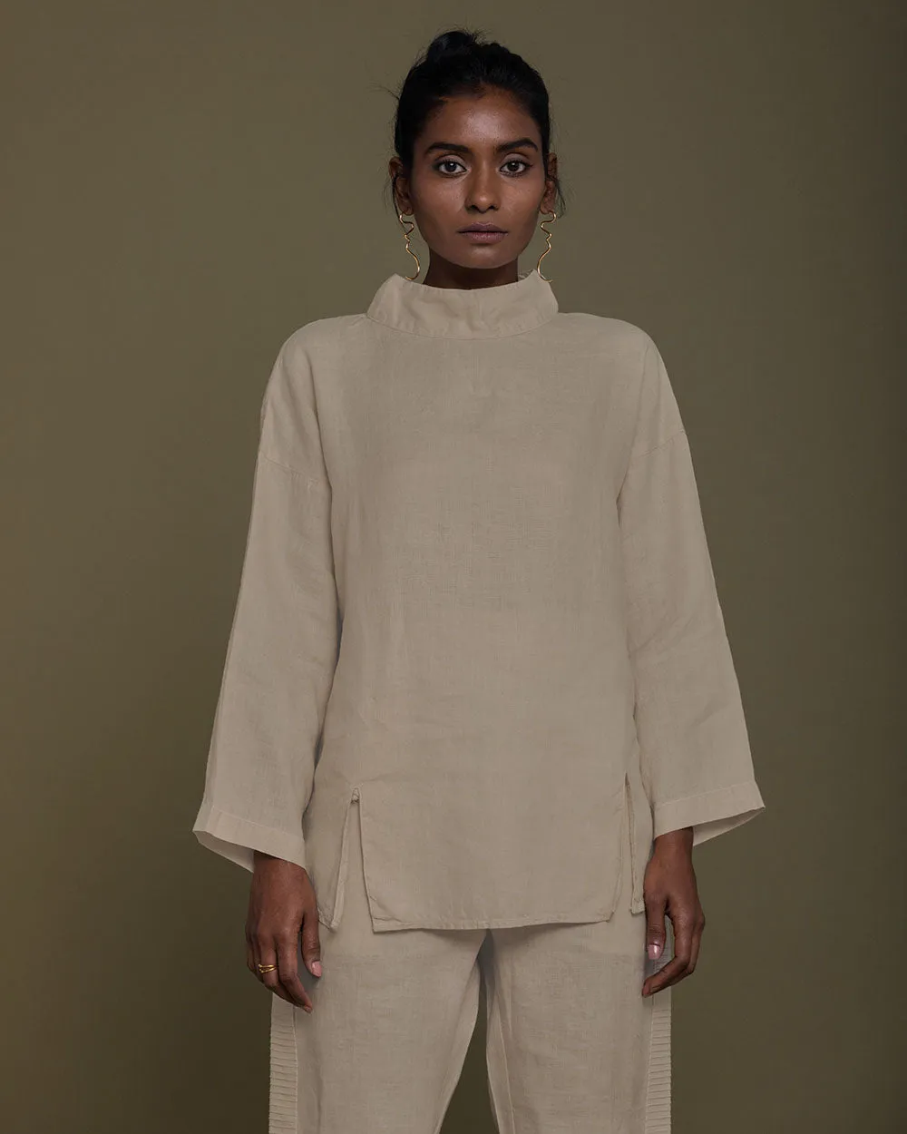 Monday Playlist Top - Sand Beige