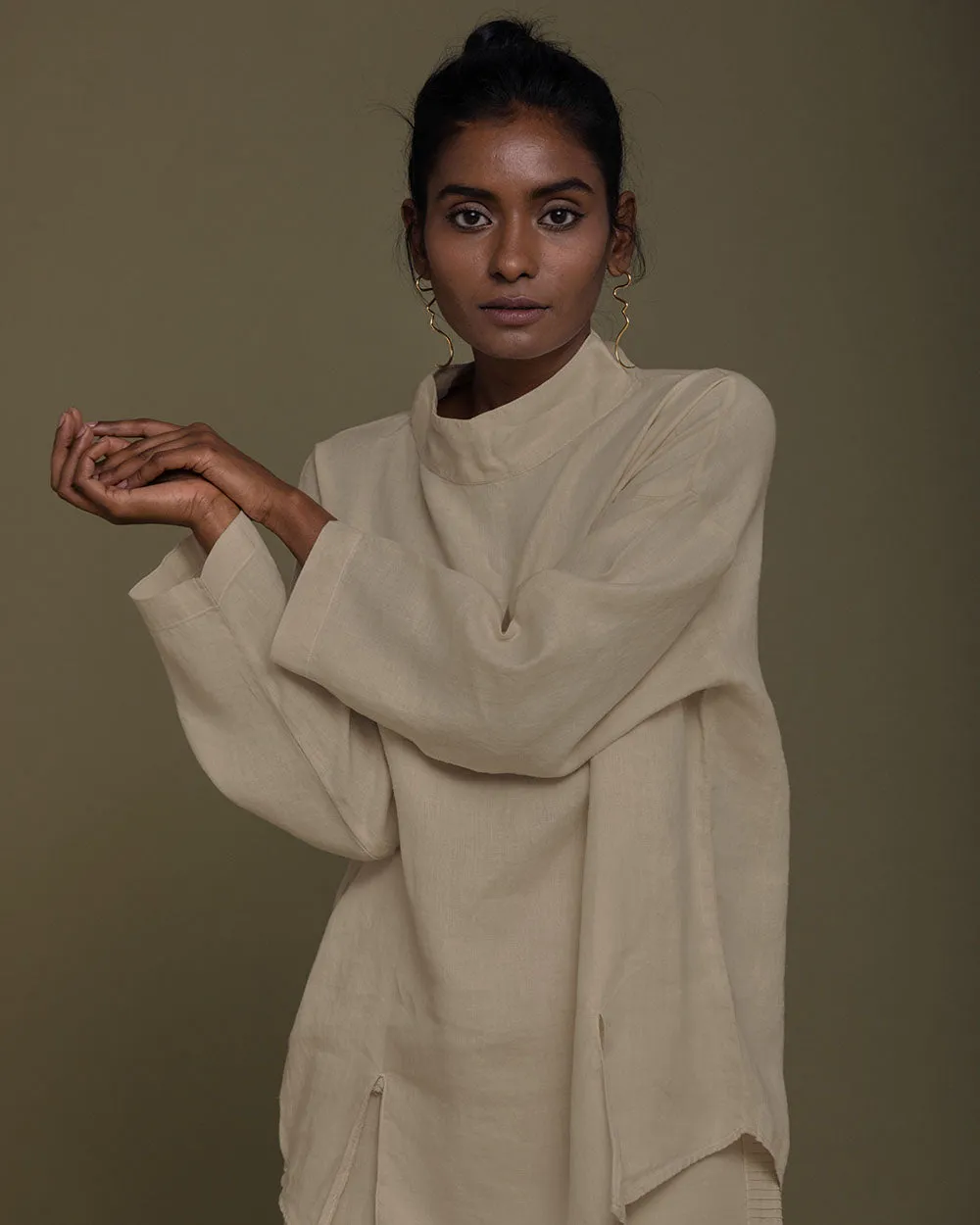 Monday Playlist Top - Sand Beige
