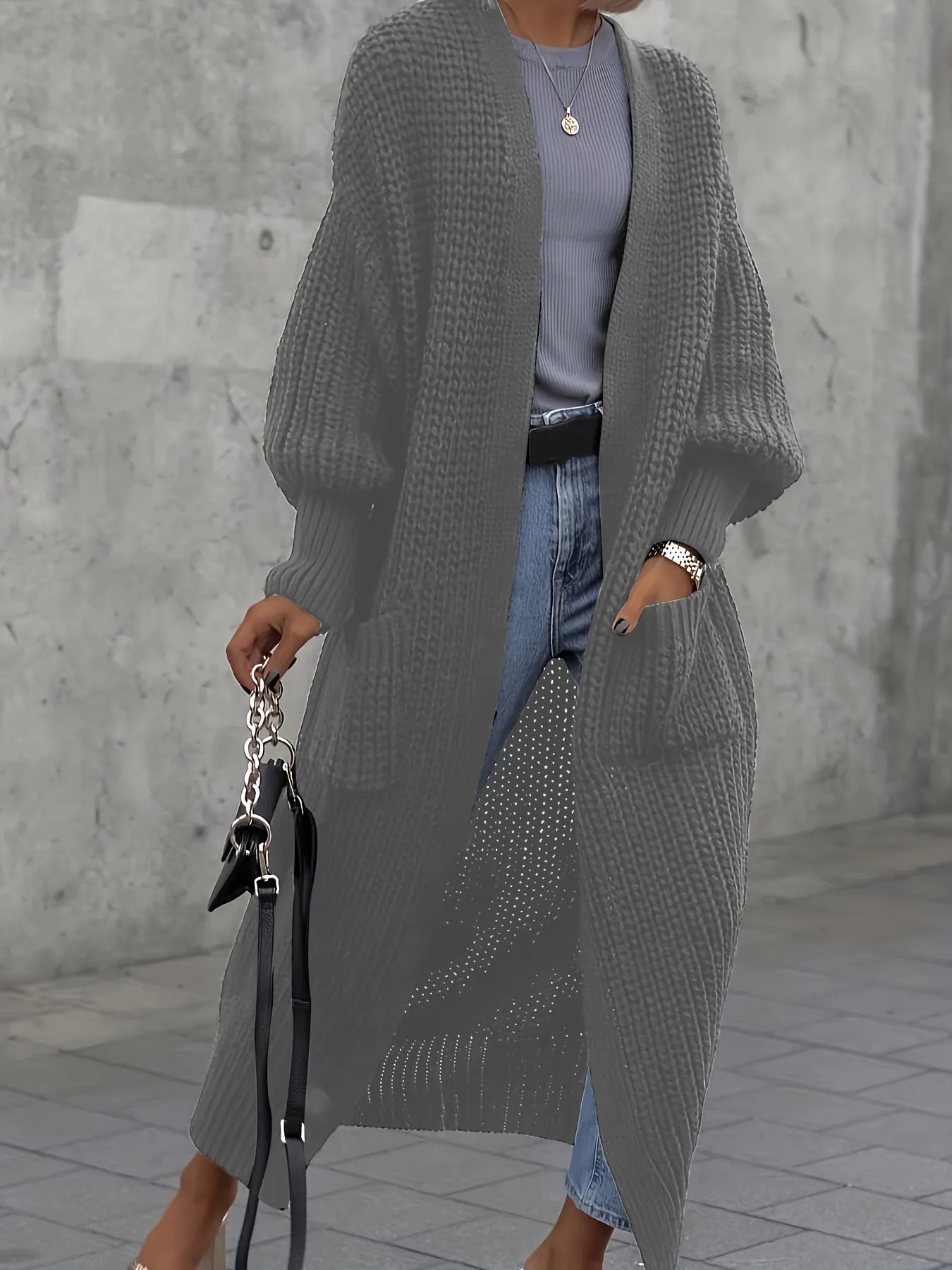 Warm and stylish plus size cardigan with pockets