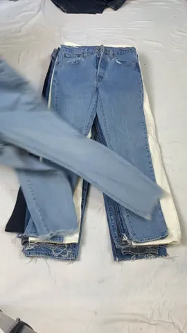 Y2K Levi’s Denim – The Ultimate Throwback (GRV-10-060)
